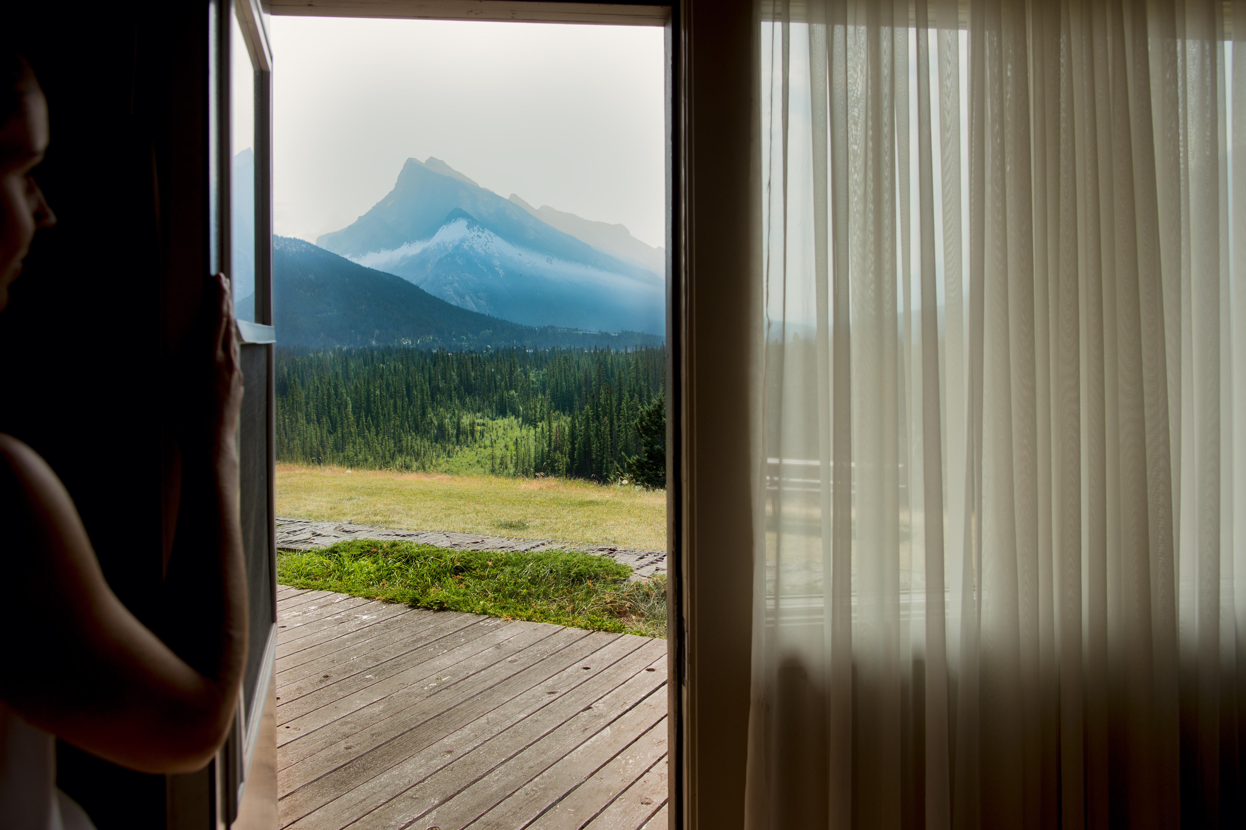 The Juniper Hotel & Bistro Банф Экстерьер фото