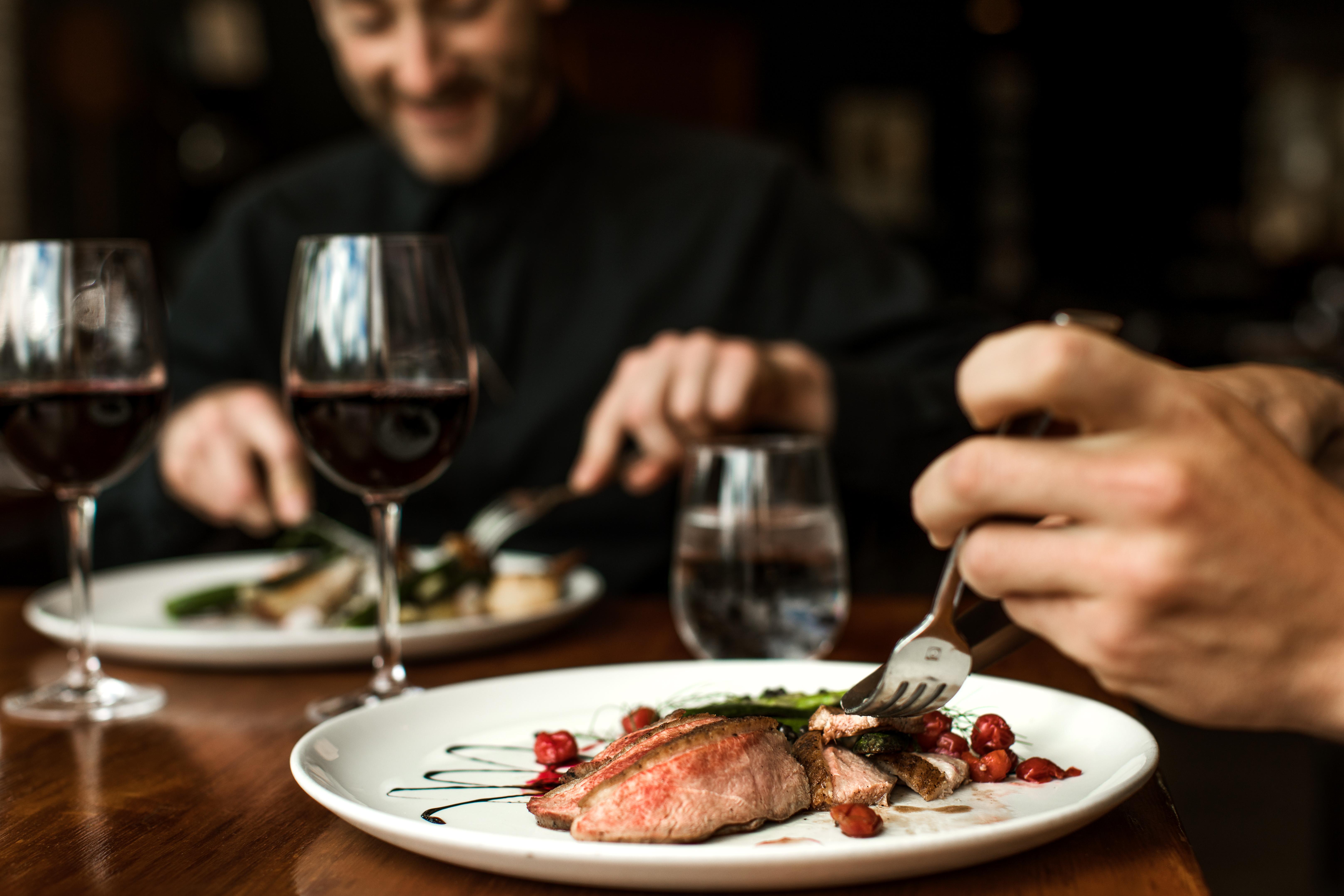 The Juniper Hotel & Bistro Банф Экстерьер фото